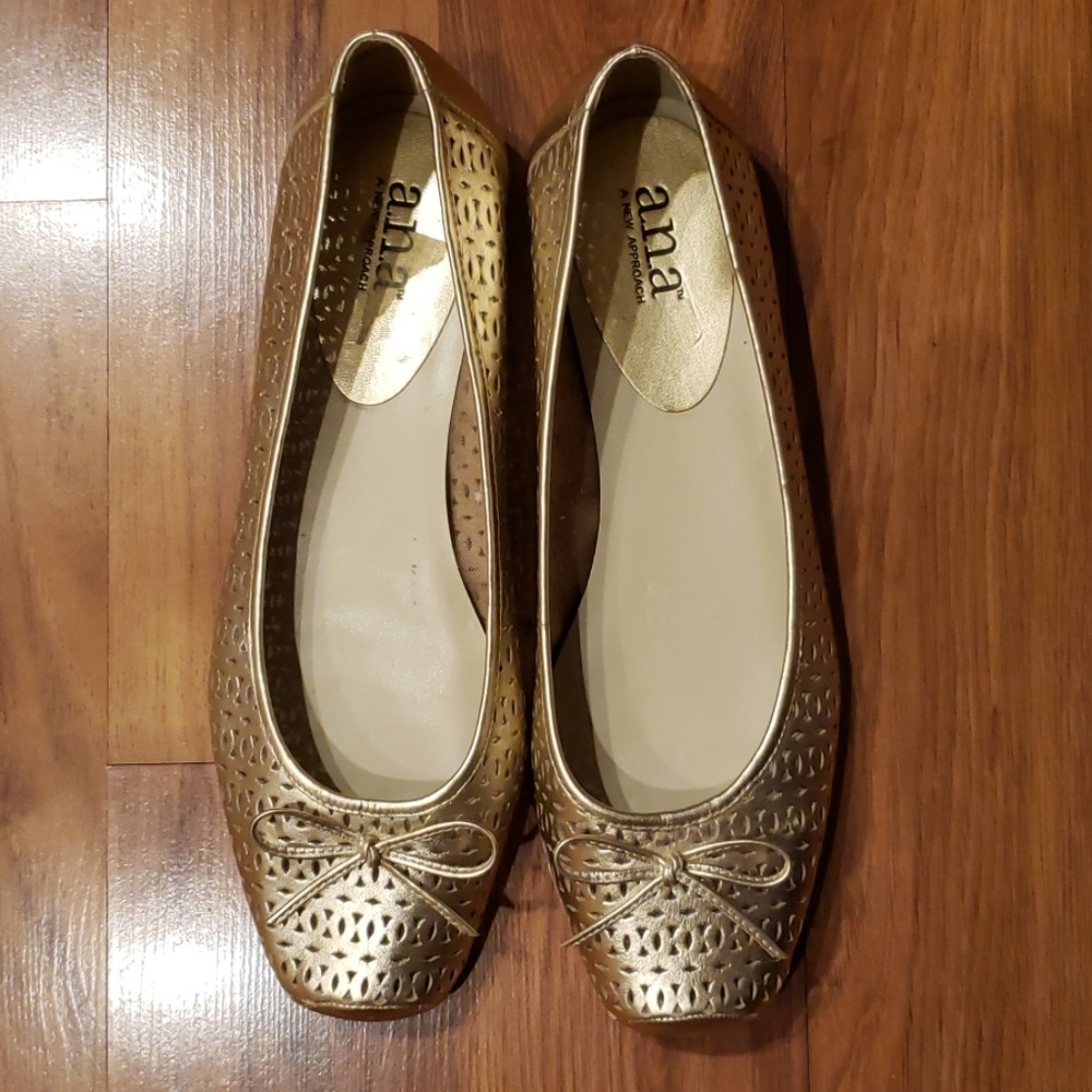 A.N.A GoldBallet Style Shoes with Cut Out Design - Picture 2 of 4
